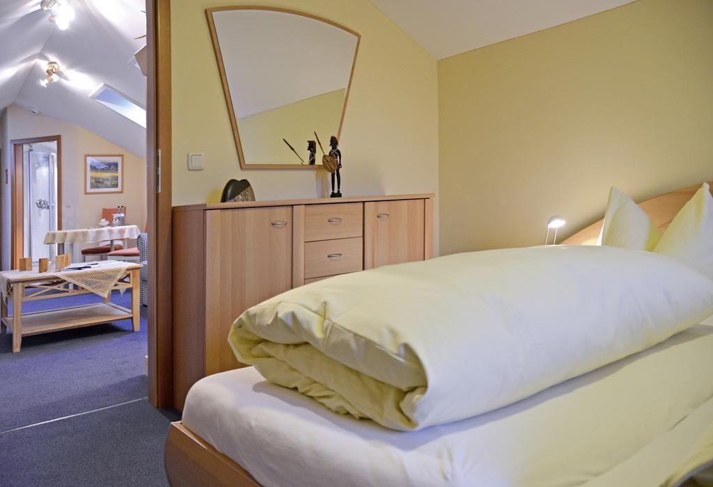 Hotel Gasthof Am Forsthof Edelsfeld الغرفة الصورة